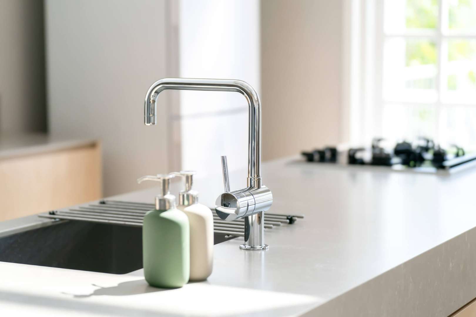 キッチンを移動させるリノベーションで家事がラクに！移動させるメリットと注意点を紹介